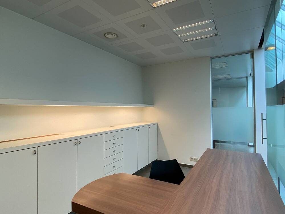 Handelszaak te  huur in Aarsele 8700 1495.00€  slaapkamers m² - Zoekertje 476242