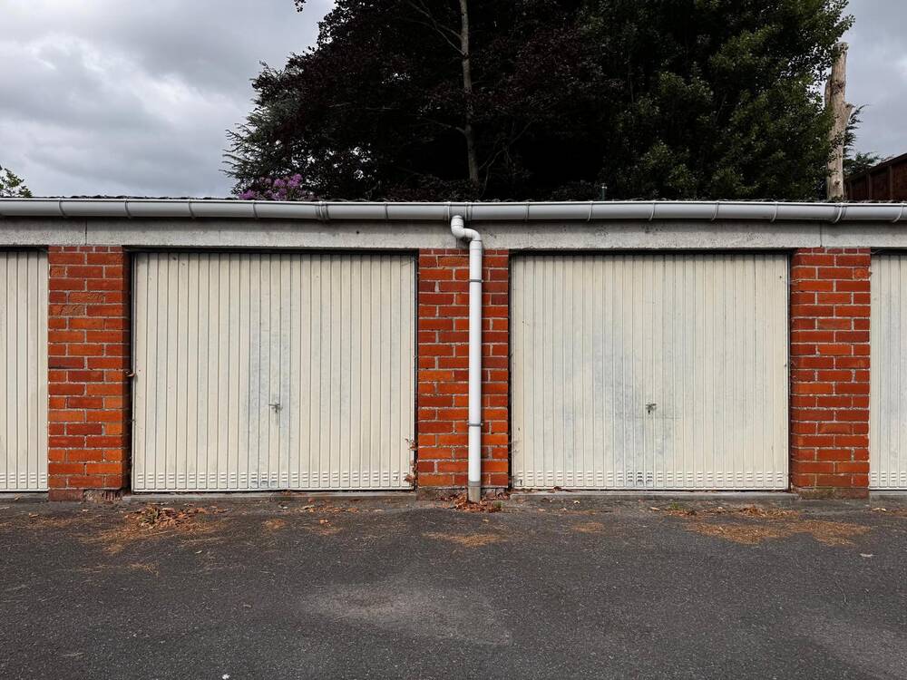 Parking & garage te koop in Roeselare 8800 25000.00€ slaapkamers m² - Zoekertje 476444