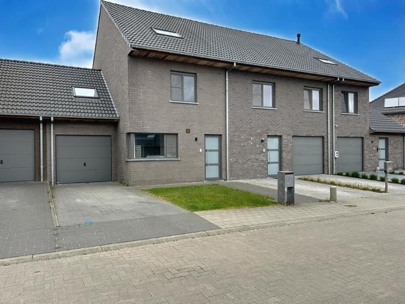 Huis te koop in Lichtervelde 8810 384000.00€ 4 slaapkamers 197.00m² - Zoekertje 476659