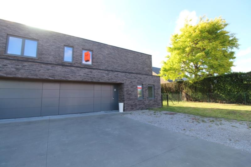 Huis te  huur in Roeselare 8800 995.00€ 3 slaapkamers 163.00m² - Zoekertje 478058