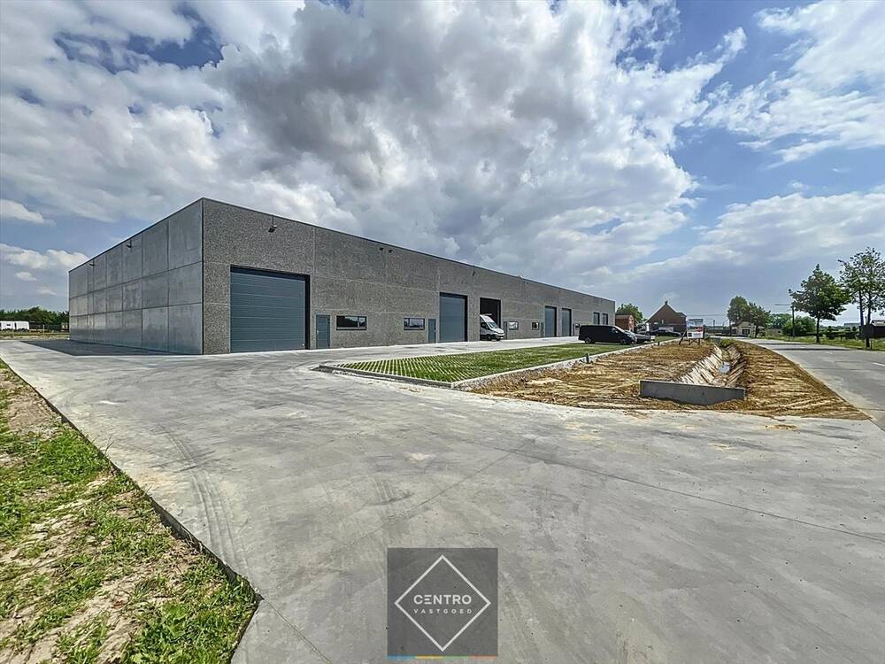Handelszaak te koop in Oostnieuwkerke 8840 291600.00€ slaapkamers 216.00m² - Zoekertje 480685