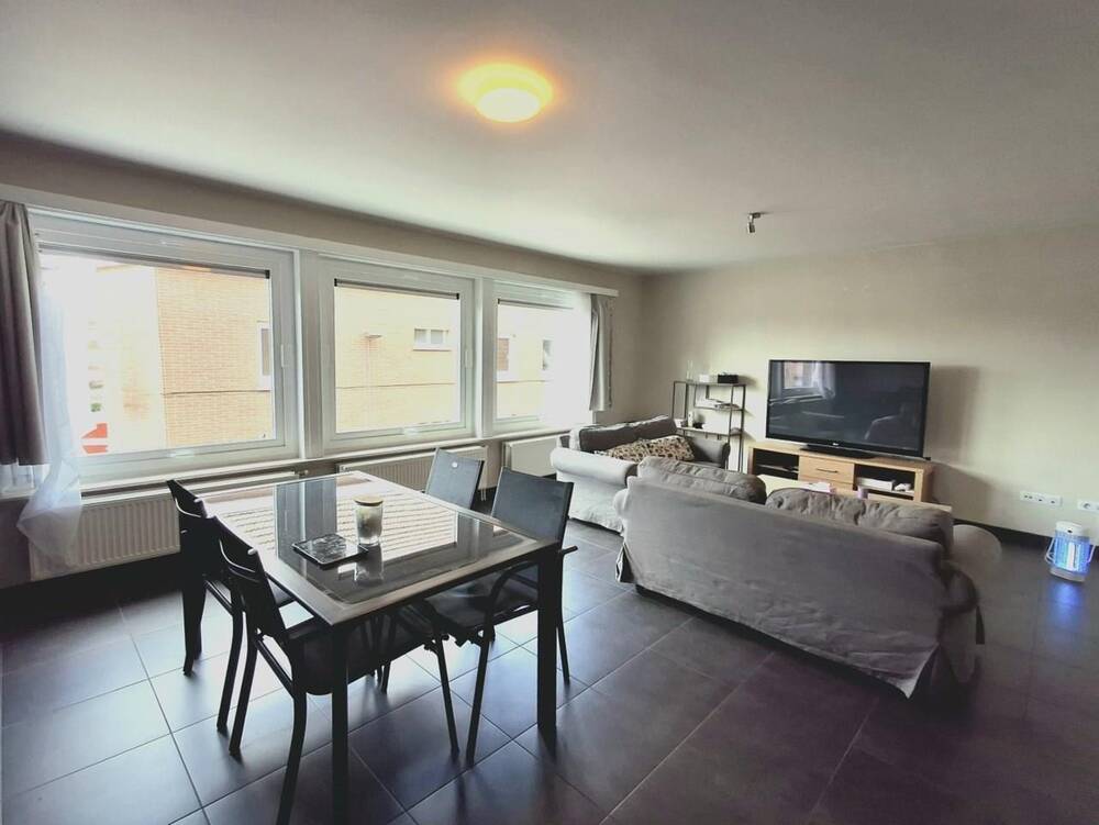 Appartement te huur in Aarsele 8700 830.00€ 4 slaapkamers 271.00m² - Zoekertje 482100