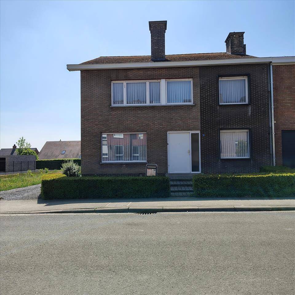 Huis te koop in Tielt 8700 390000.00€ 6 slaapkamers m² - Zoekertje 481259