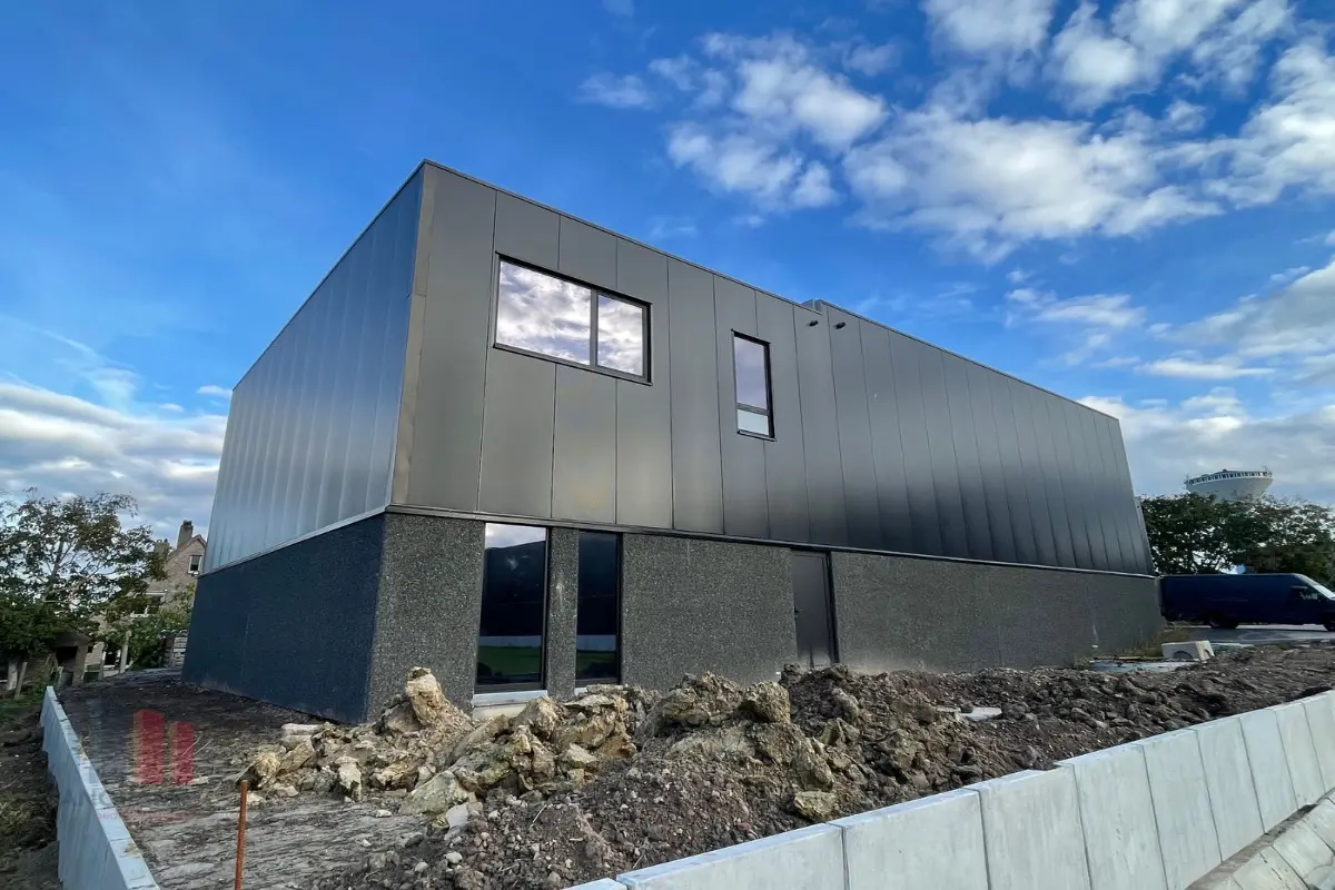 Handelszaak te  koop in Oudenburg 8460 595000.00€  slaapkamers 419.00m² - Zoekertje 481409