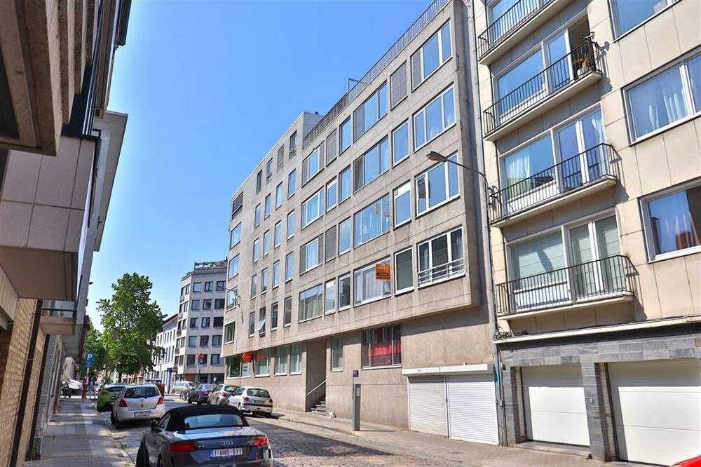 Appartement te koop in Kortrijk 8500 175000.00€ 2 slaapkamers 77.00m² - Zoekertje 481887
