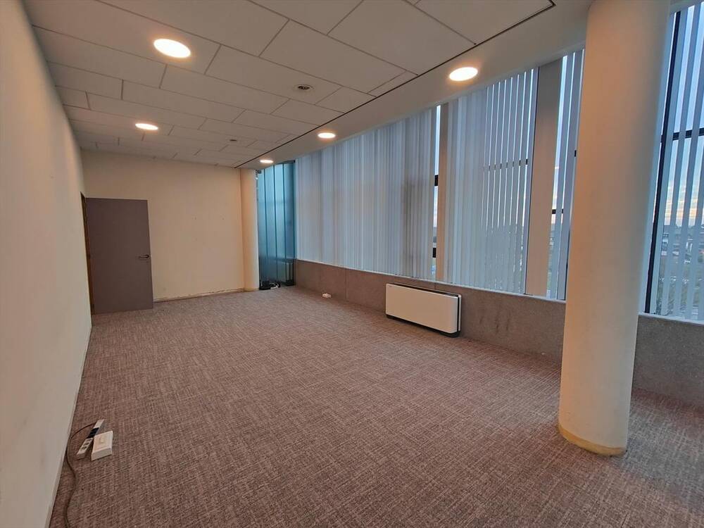 Handelszaak te  huur in Oostende 8400 1200.00€  slaapkamers 93.00m² - Zoekertje 483132