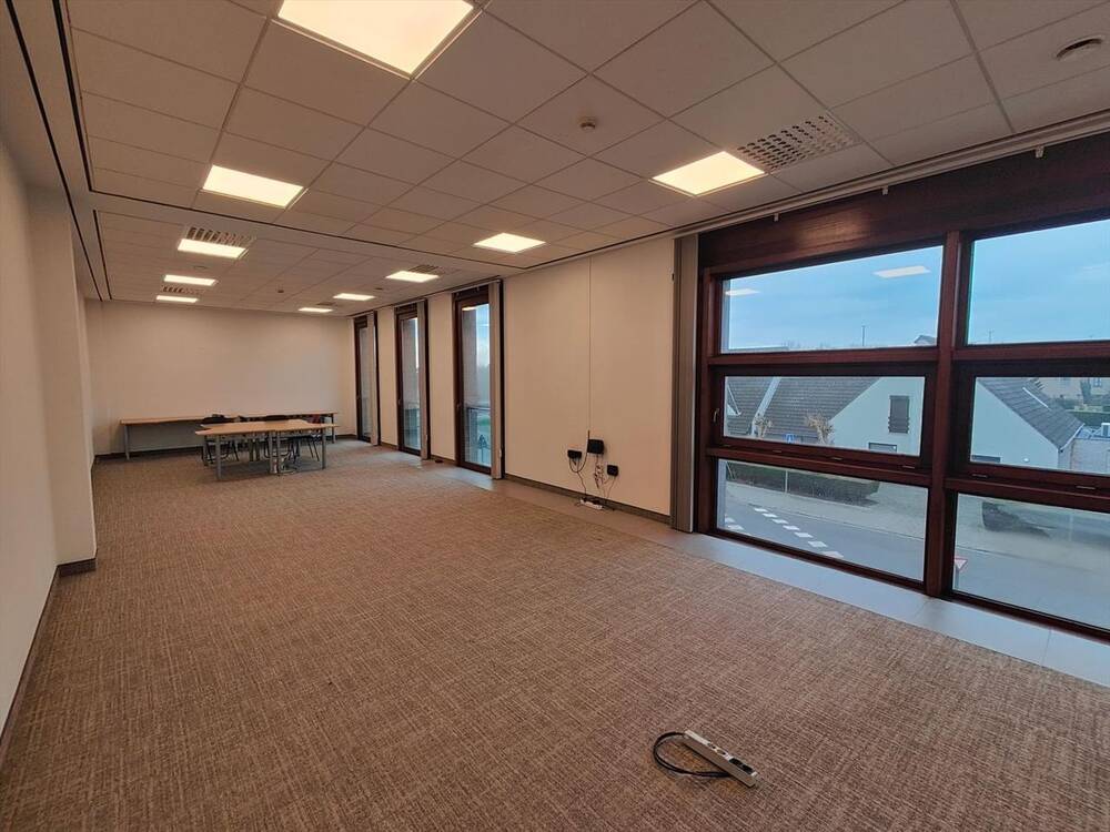 Handelszaak te  huur in Oostende 8400 900.00€  slaapkamers 75.00m² - Zoekertje 483131