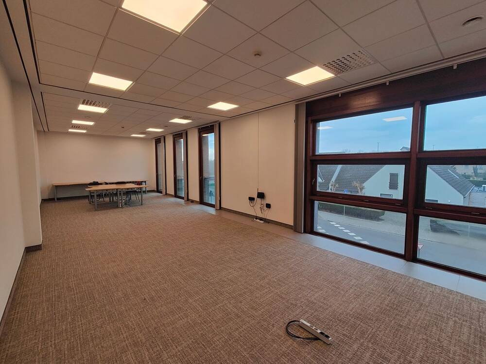 Handelszaak te  huur in Oostende 8400 900.00€  slaapkamers 75.00m² - Zoekertje 483131