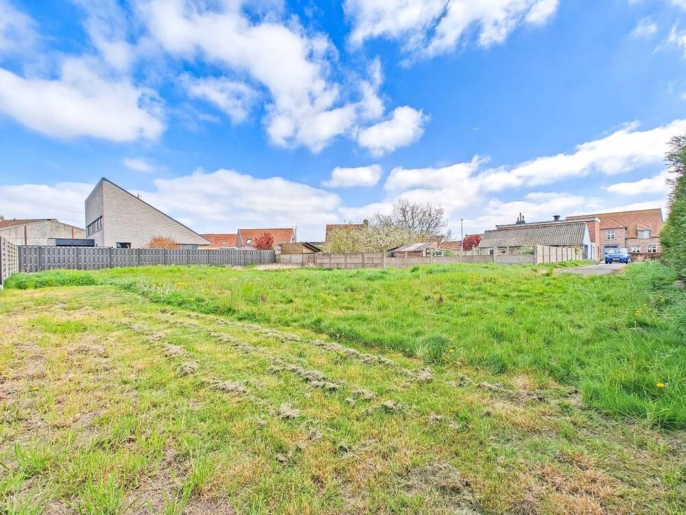 Grond te koop in Veurne 8630 220000.00€ slaapkamers m² - Zoekertje 484612