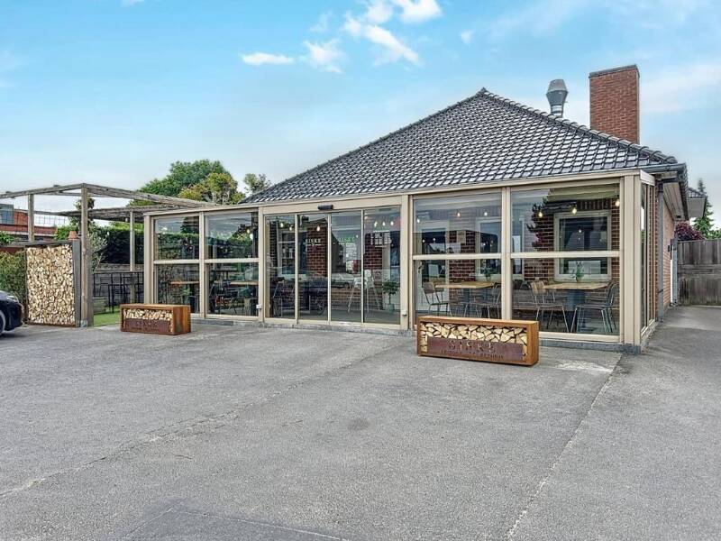 Handelszaak te koop in Ardooie 8850 198000.00€ slaapkamers m² - Zoekertje 485014