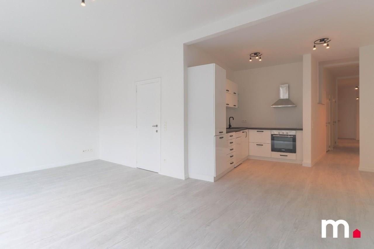Appartement te huur in Kortrijk 8500 890.00€ 2 slaapkamers m² - Zoekertje 484219