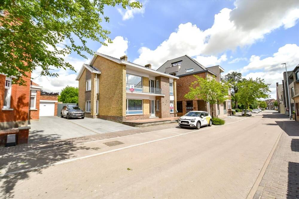 Huis te koop in Oedelem 8730 420000.00€ 5 slaapkamers 300.00m² - Zoekertje 486207
