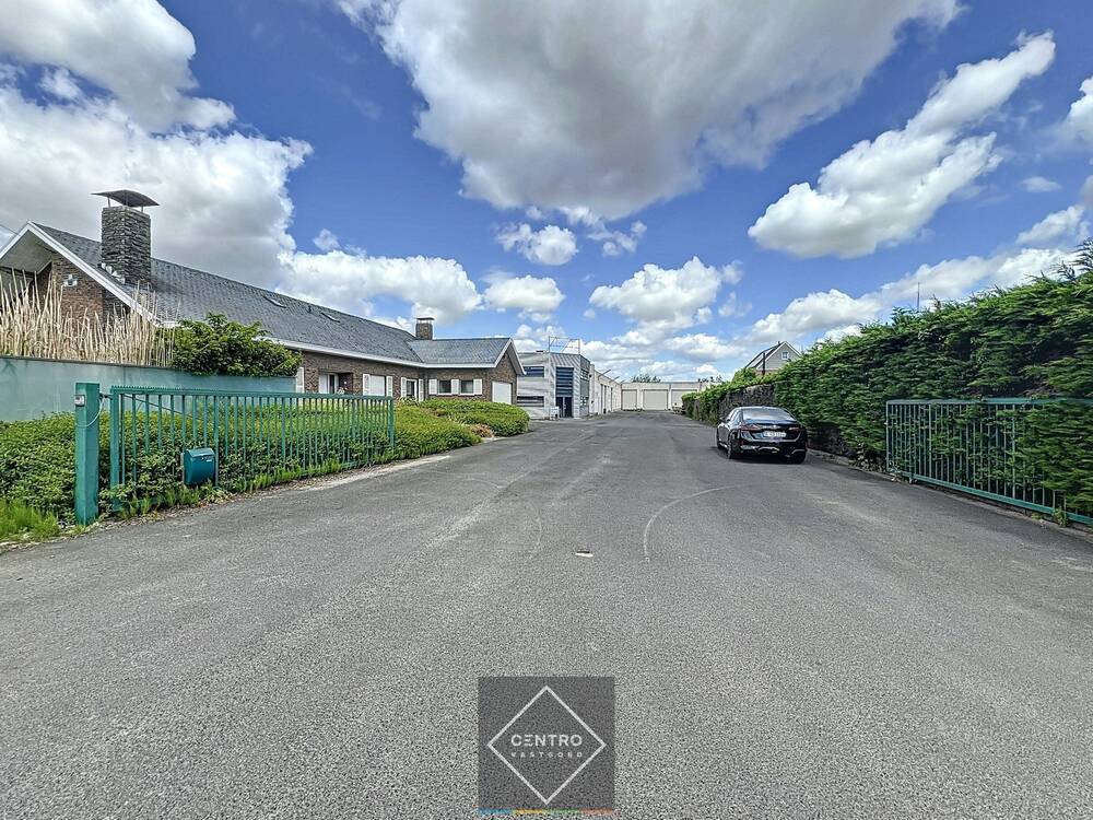 Handelszaak te koop in Roeselare 8800 0.00€ slaapkamers 3204.68m² - Zoekertje 486325