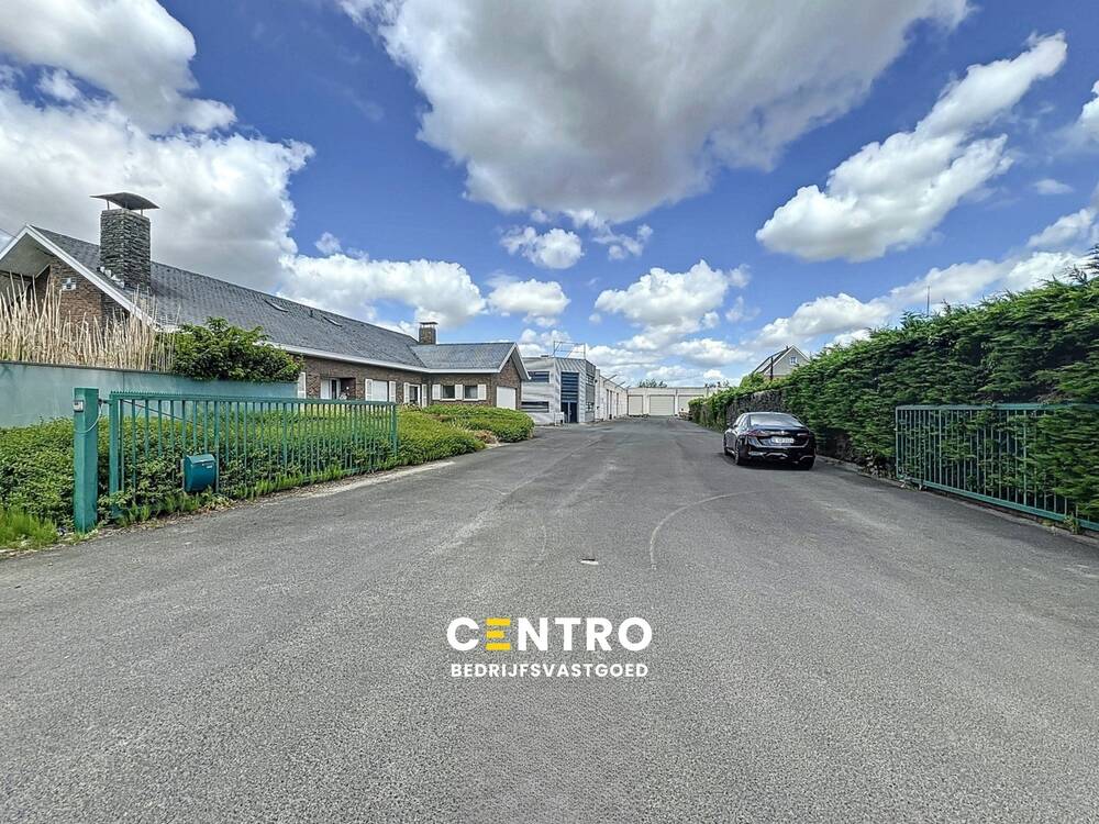 Handelszaak te  koop in Roeselare 8800 0.00€  slaapkamers 3204.68m² - Zoekertje 486325