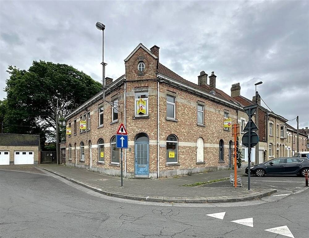 Handelszaak te koop in Roeselare 8800 295000.00€ slaapkamers 454.12m² - Zoekertje 486410