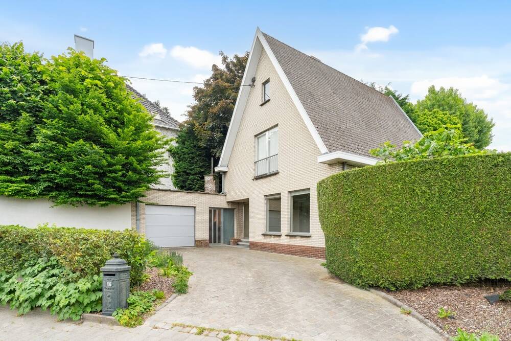 Huis te koop in Meulebeke 8760 249000.00€ 3 slaapkamers 218.00m² - Zoekertje 486277
