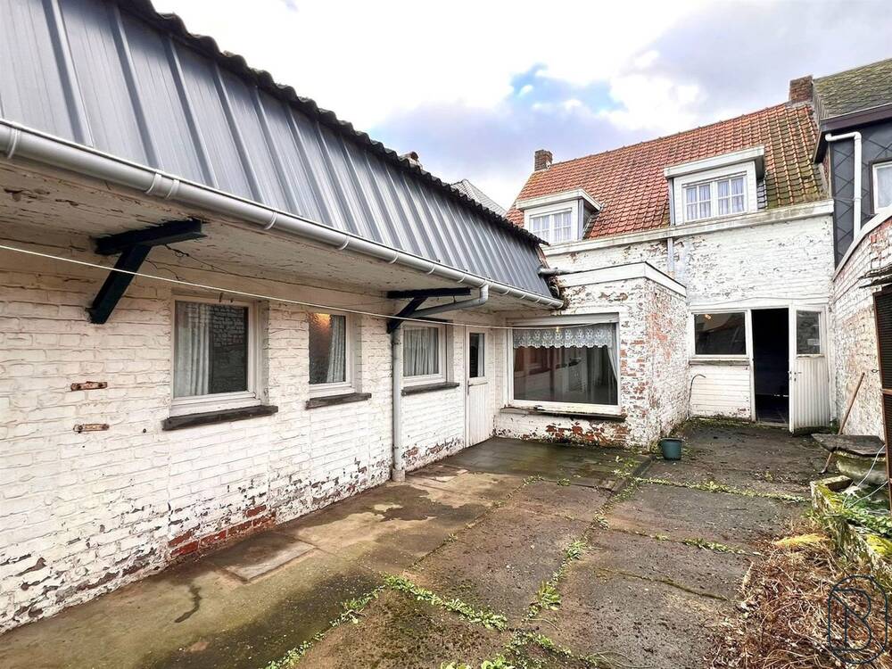 Huis te koop in Oostrozebeke 8780 140000.00€ 3 slaapkamers 150.00m² - Zoekertje 489527