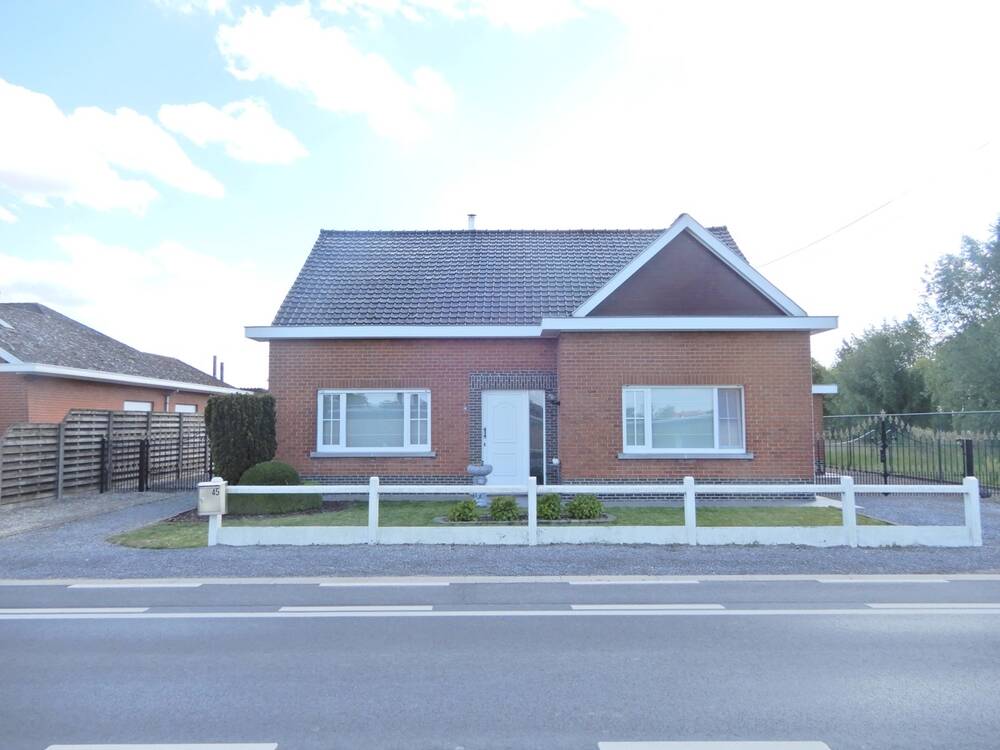 Huis te  huur in Meulebeke 8760 750.00€ 2 slaapkamers m² - Zoekertje 488396