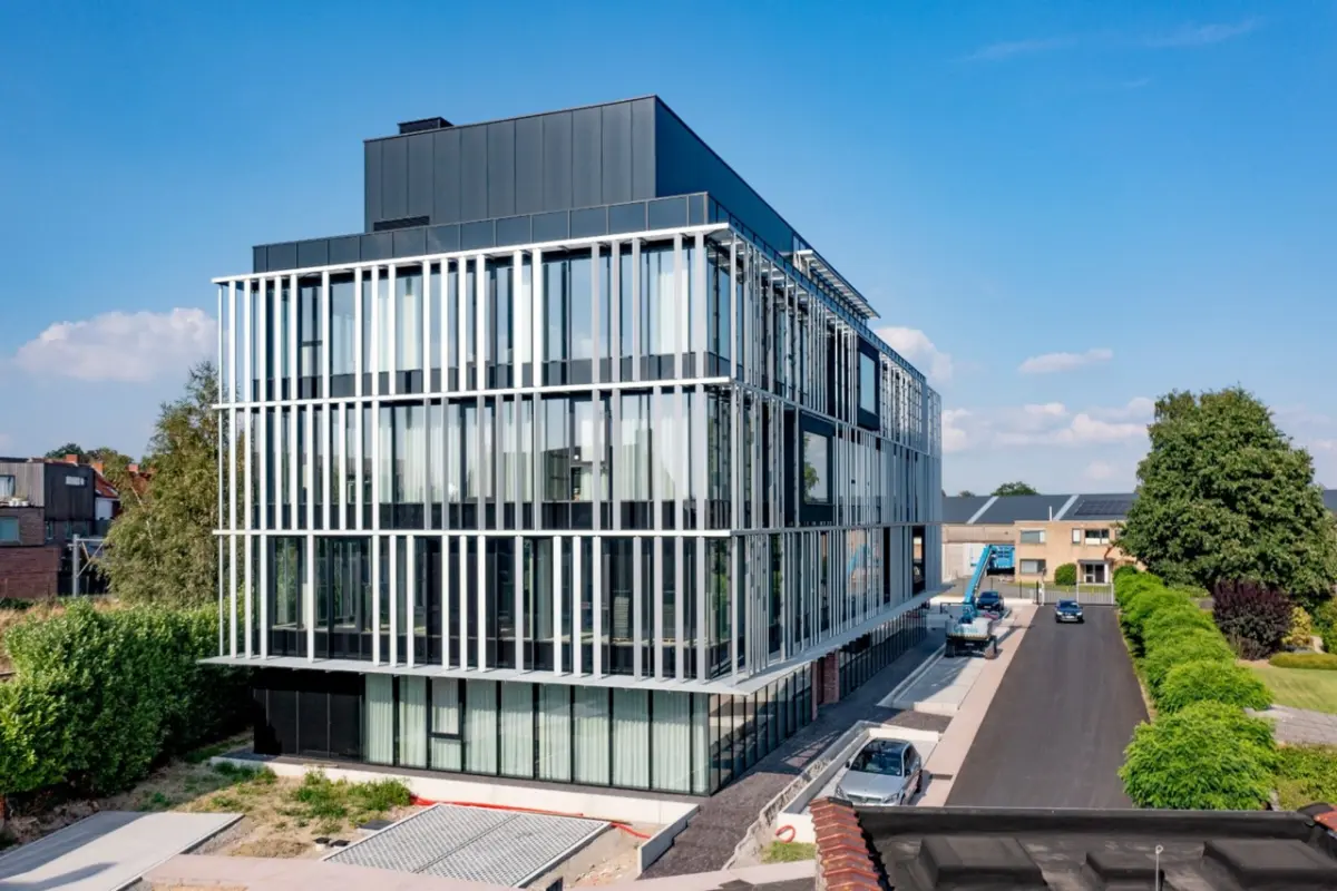 Handelszaak te  huur in Aarsele 8700 1160.00€  slaapkamers m² - Zoekertje 487559