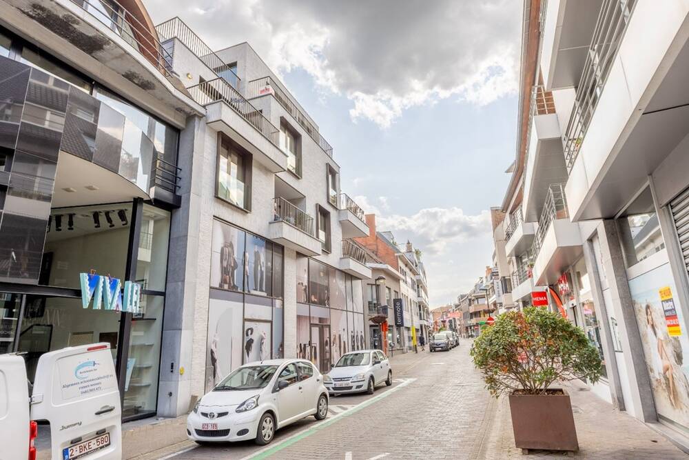 Handelszaak te koop in Waregem 8790 970000.00€ slaapkamers 340.00m² - Zoekertje 488021