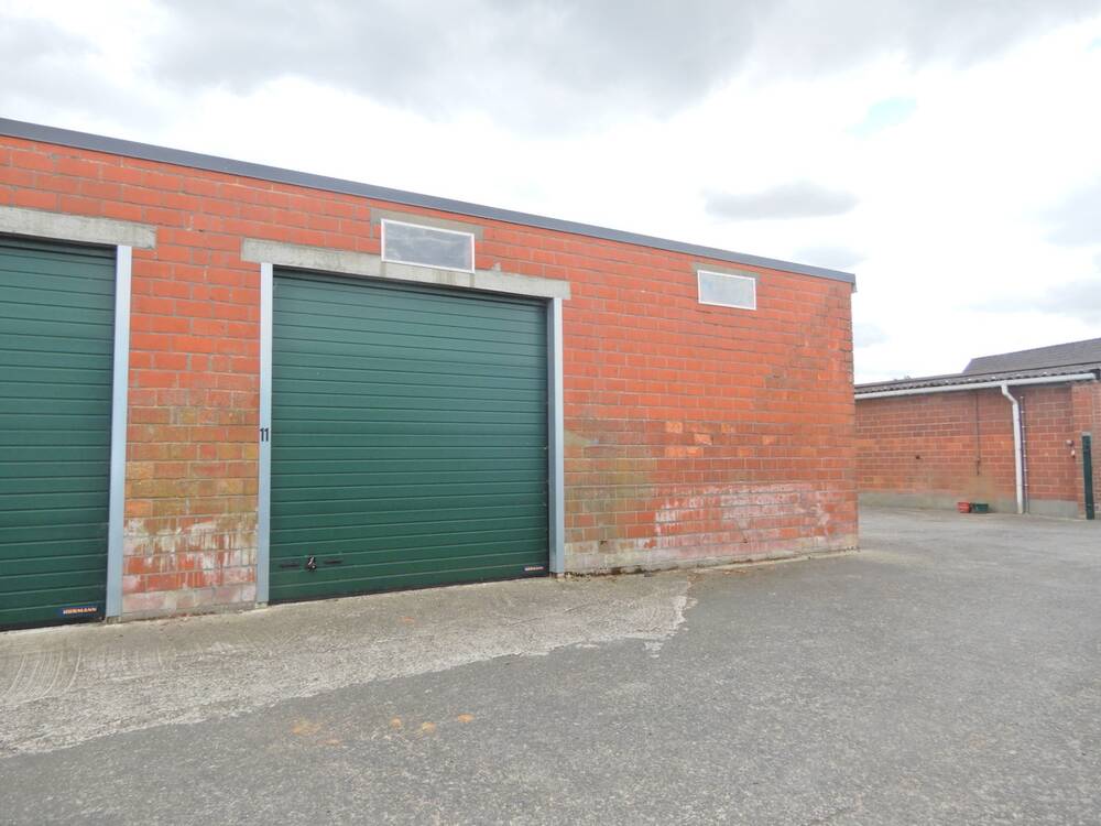 Handelszaak te huur in Meulebeke 8760 350.00€ slaapkamers m² - Zoekertje 490086