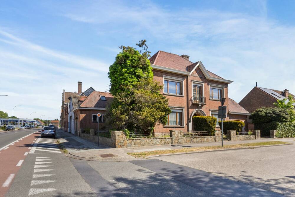 Villa te koop in Brugge 8000 480000.00€ 4 slaapkamers 364.00m² - Zoekertje 490697