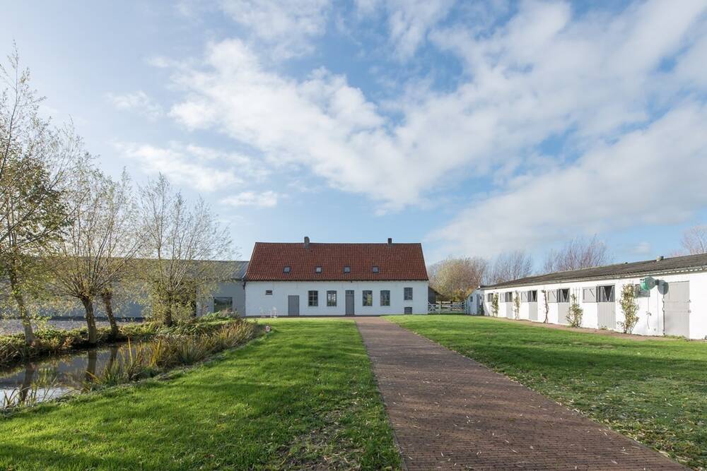 Handelszaak te koop in Veurne 8630 945000.00€ 4 slaapkamers 273.00m² - Zoekertje 489702