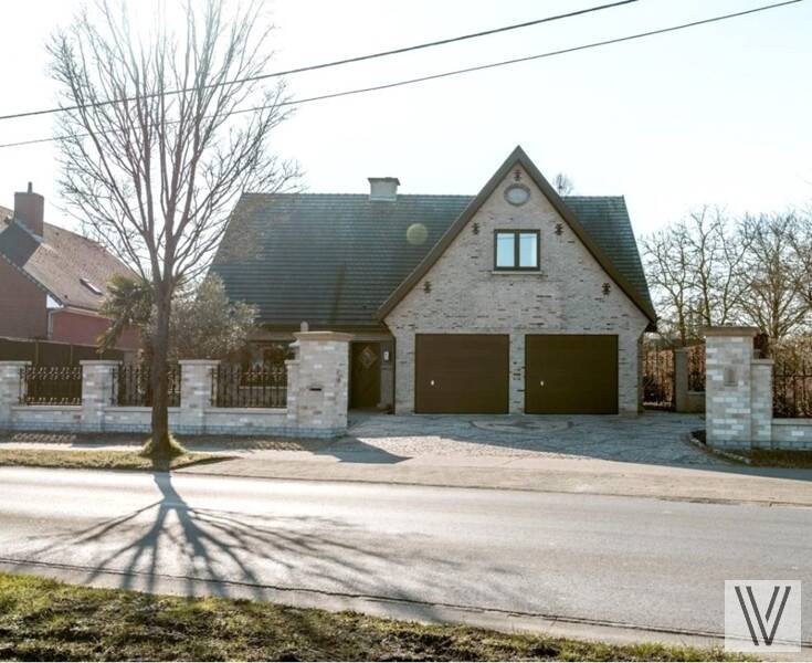 Huis te koop in Kuurne 8520 560000.00€ 4 slaapkamers 370.00m² - Zoekertje 490475