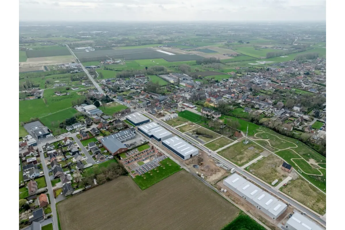 Handelszaak te  koop in Dentergem 8720 415000.00€  slaapkamers 321.00m² - Zoekertje 490497