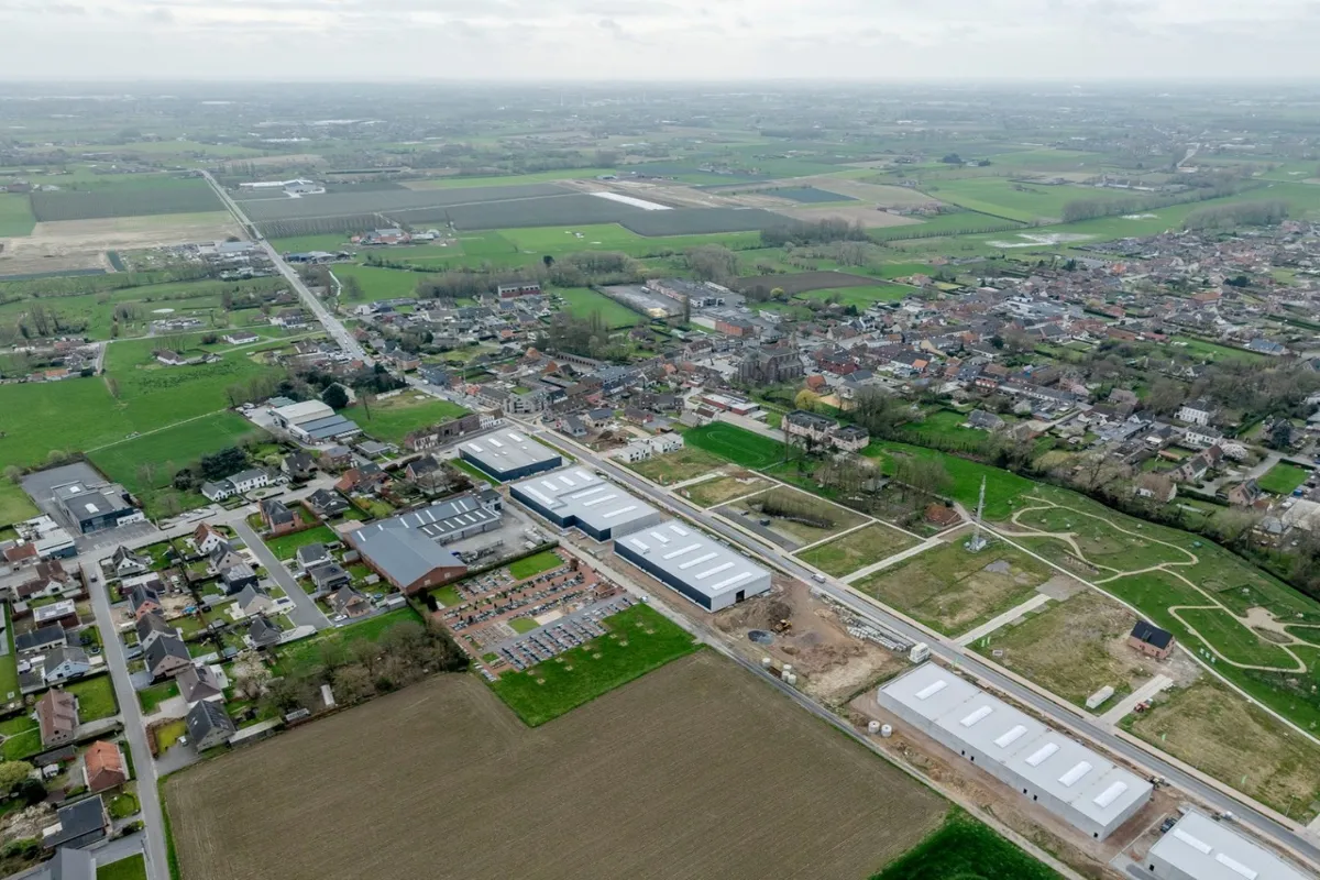 Handelszaak te  koop in Dentergem 8720 415000.00€  slaapkamers 321.00m² - Zoekertje 490497