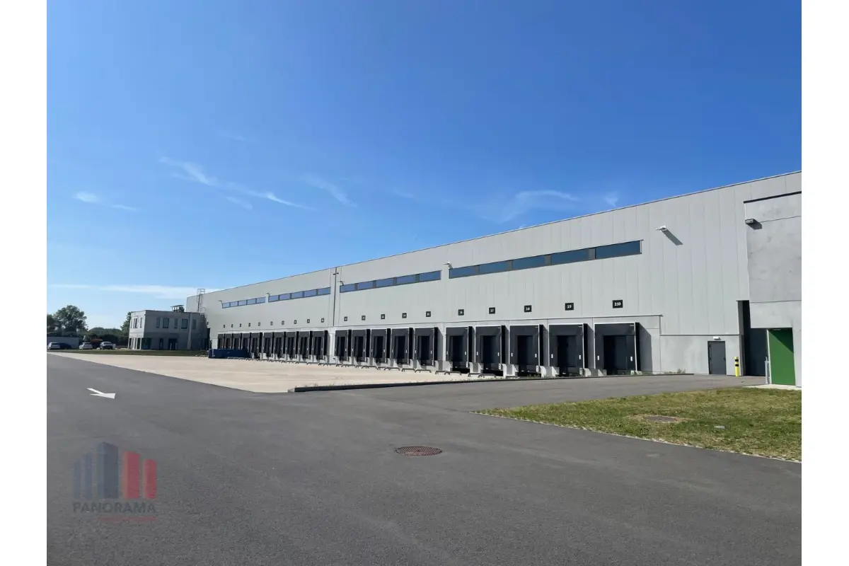 Handelszaak te  huur in Zeebrugge 8380 41483.00€  slaapkamers 7632.00m² - Zoekertje 490332