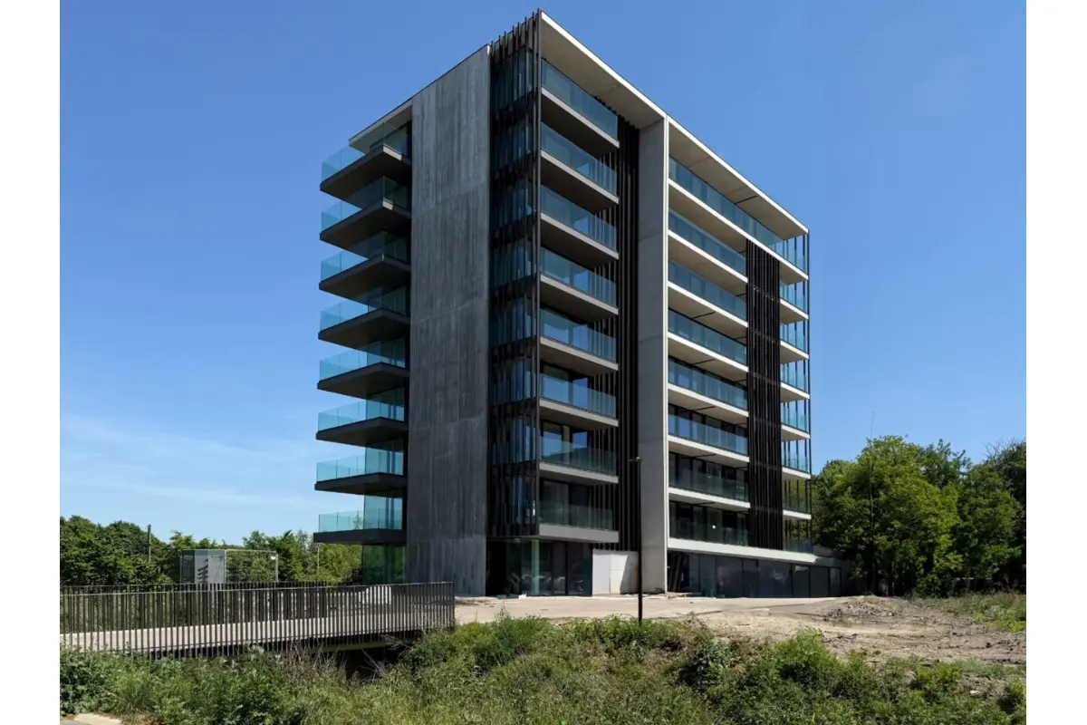 Handelszaak te  huur in Izegem 8870 950.00€  slaapkamers m² - Zoekertje 489458