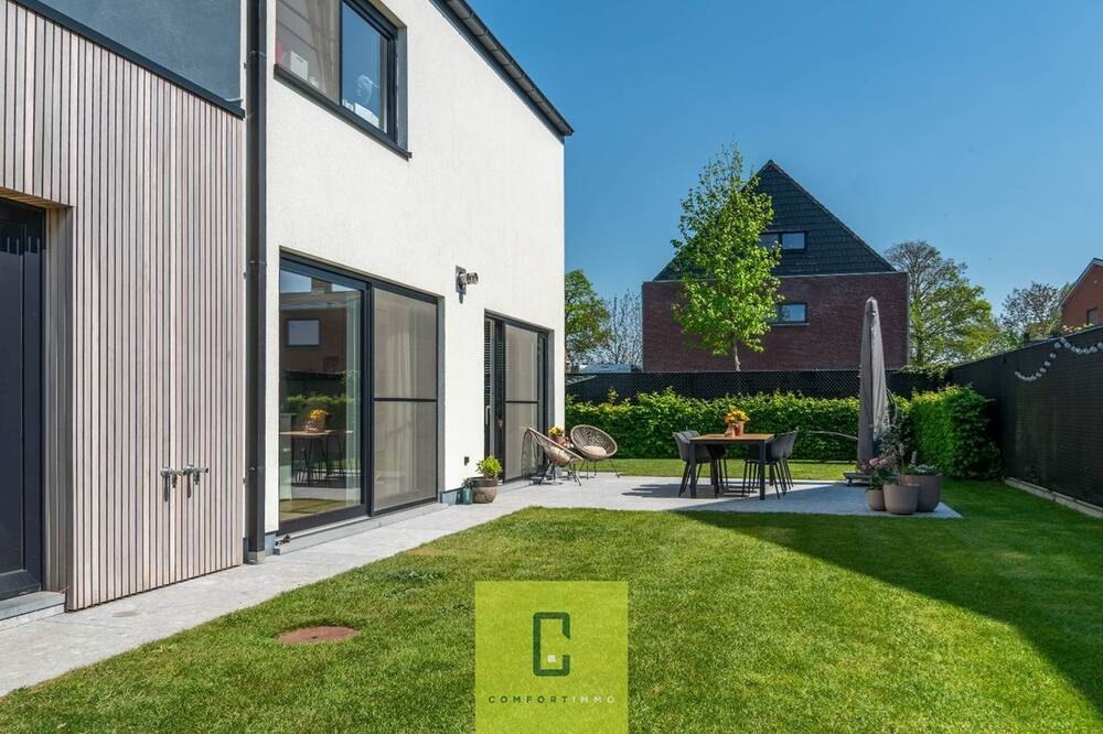 Huis te koop in Oostkamp 8020 520000.00€ 4 slaapkamers m² - Zoekertje 491298