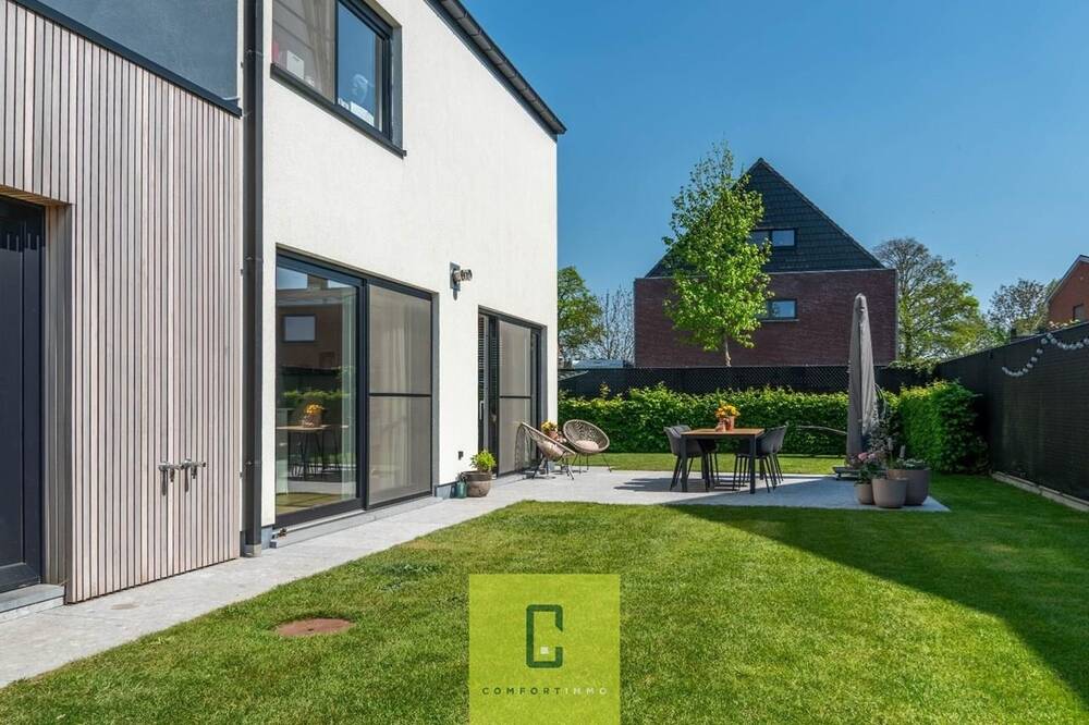 Huis te koop in Oostkamp 8020 520000.00€ 4 slaapkamers m² - Zoekertje 491298