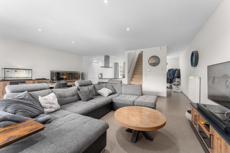 Huis te in Oostkamp 8020 425000.00€ 4 slaapkamers 211.00m² - Zoekertje 491389