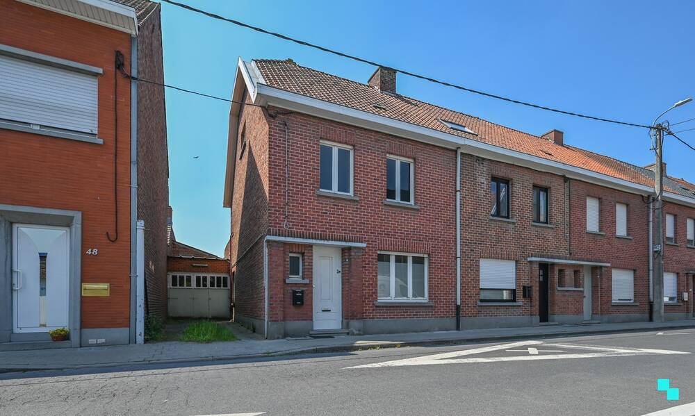 Huis te koop in Sint-Eloois-Winkel 8880 189000.00€ 3 slaapkamers 209.00m² - Zoekertje 492412