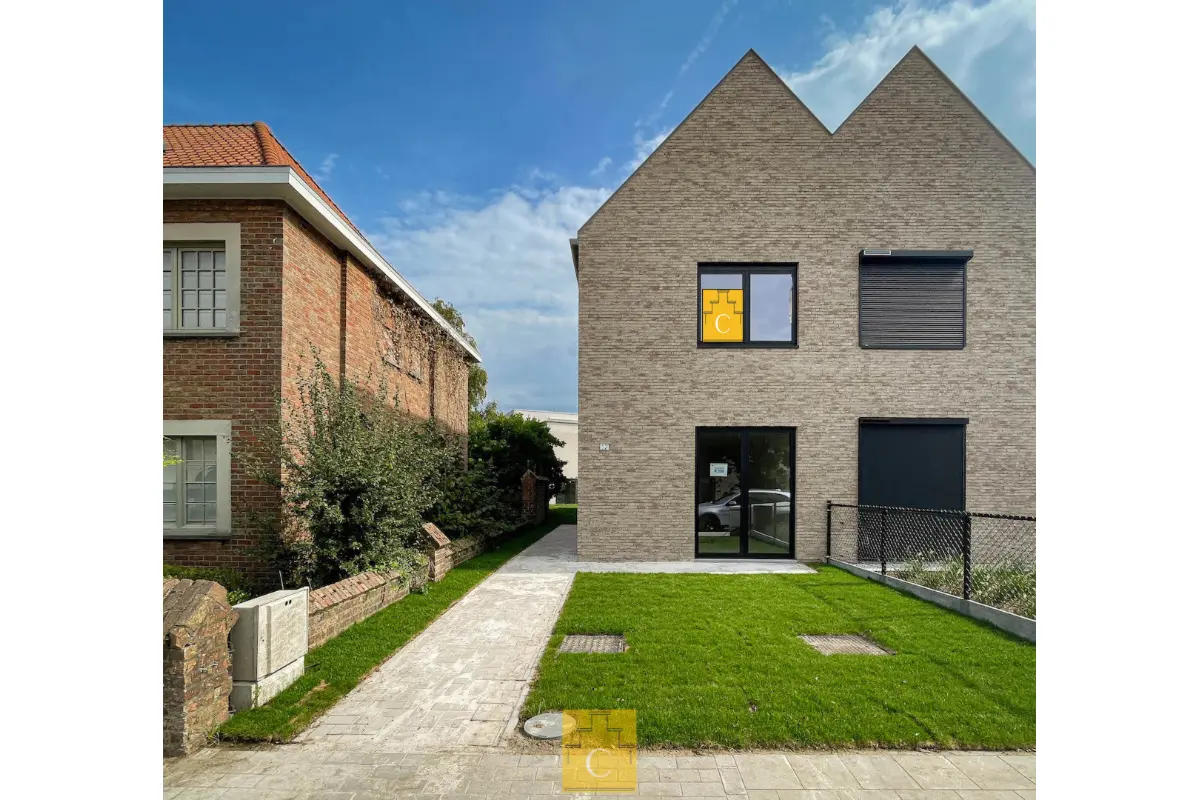 Huis te  koop in Sint-Michiels 8200 515000.00€ 5 slaapkamers 162.00m² - Zoekertje 492358