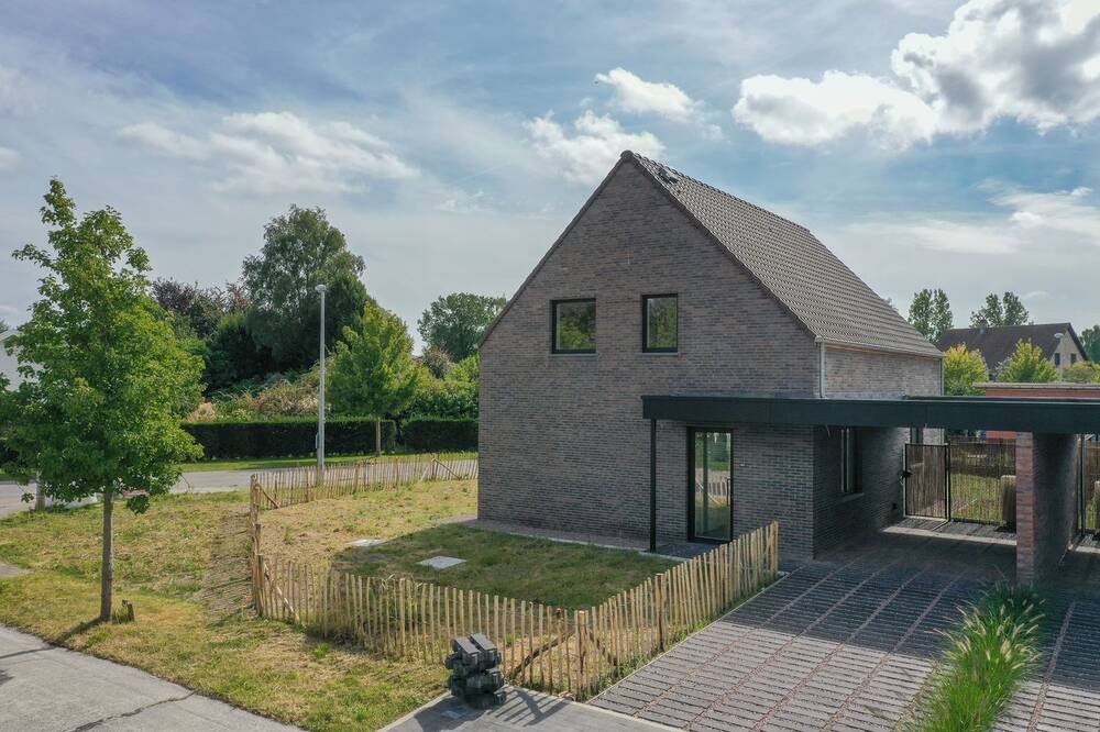 Huis te koop in Oostkamp 8020 469000.00€ 3 slaapkamers 160.00m² - Zoekertje 492585