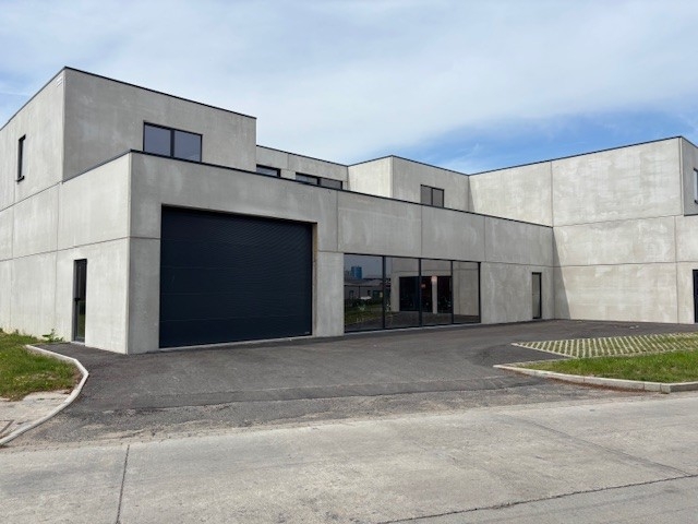 Handelszaak te koop in Zedelgem 8210 680000.00€ slaapkamers m² - Zoekertje 493182