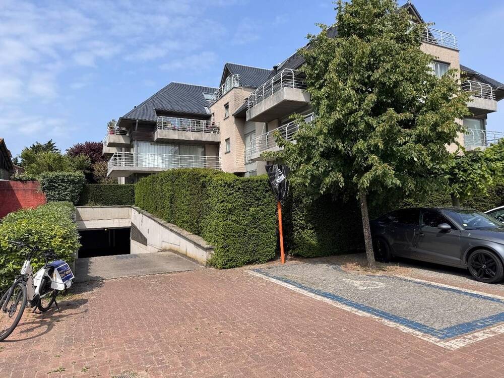 Parking & garage te  huur in De Panne 8660 125.00€  slaapkamers m² - Zoekertje 493200