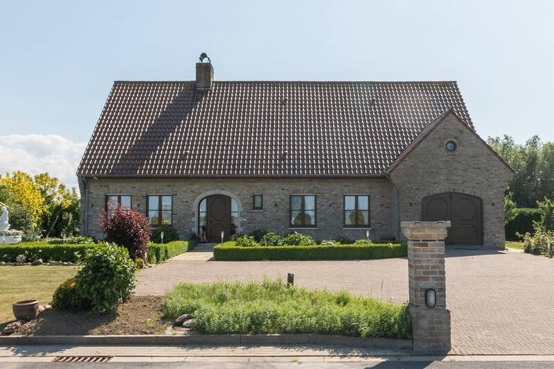 Huis te koop in Diksmuide 8600 590000.00€ 5 slaapkamers m² - Zoekertje 504349