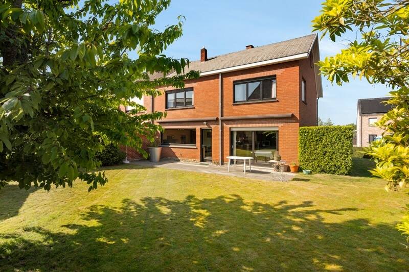 Huis te in Roeselare 8800 315000.00€ 3 slaapkamers 185.00m² - Zoekertje 504441