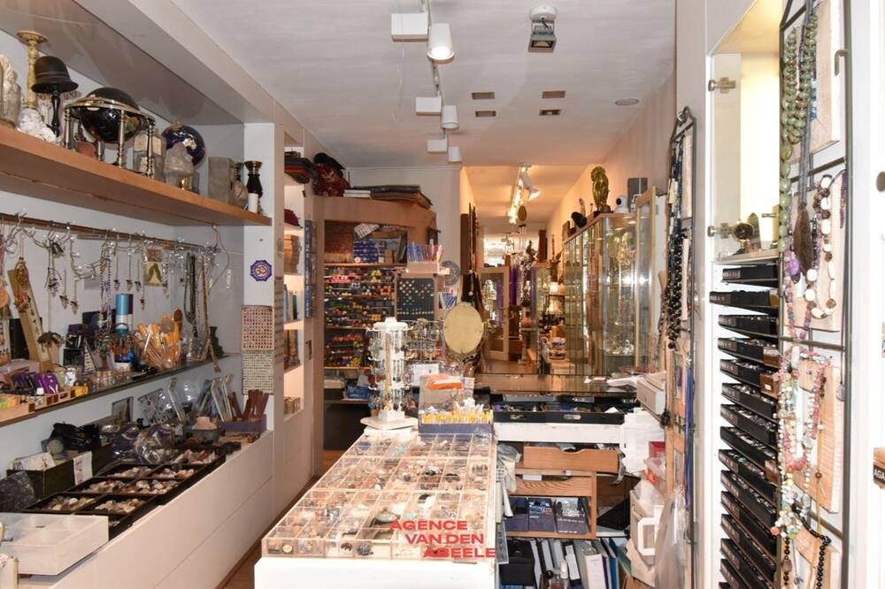 Handelszaak te huur in Brugge 8000 2100.00€ slaapkamers m² - Zoekertje 503677
