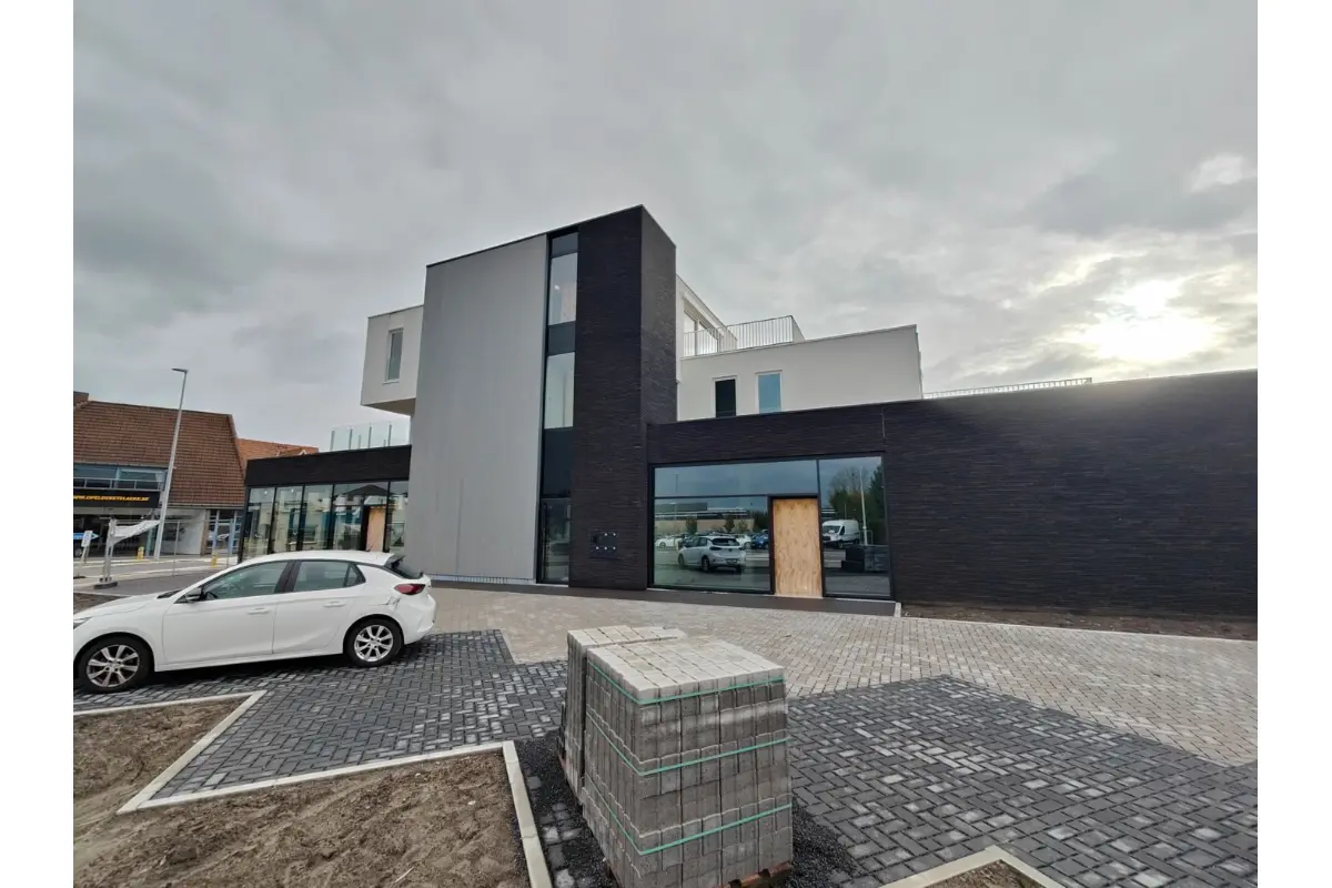 Handelszaak te  huur in Zedelgem 8210 5000.00€  slaapkamers 503.00m² - Zoekertje 503006