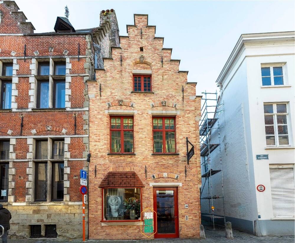 Handelszaak te koop in Brugge 8000 449000.00€ slaapkamers m² - Zoekertje 503543