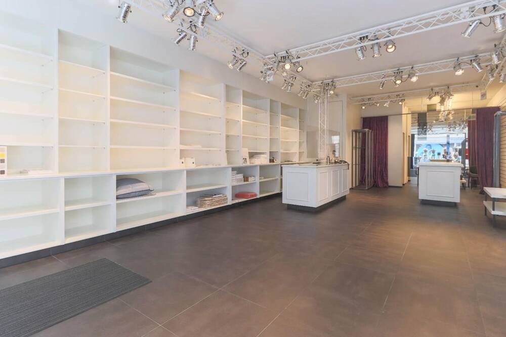 Handelszaak te huur in Kortrijk 8500 1780.00€ slaapkamers m² - Zoekertje 502918