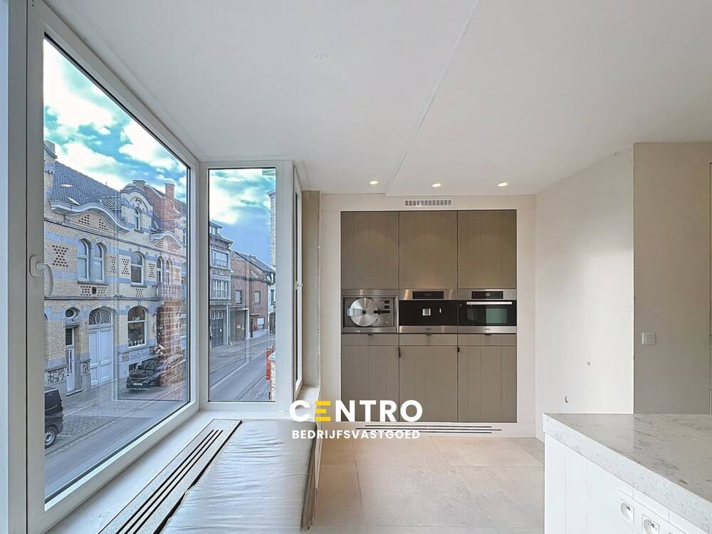 Handelszaak te  koop in Roeselare 8800 0.00€ 4 slaapkamers 488.00m² - Zoekertje 502993