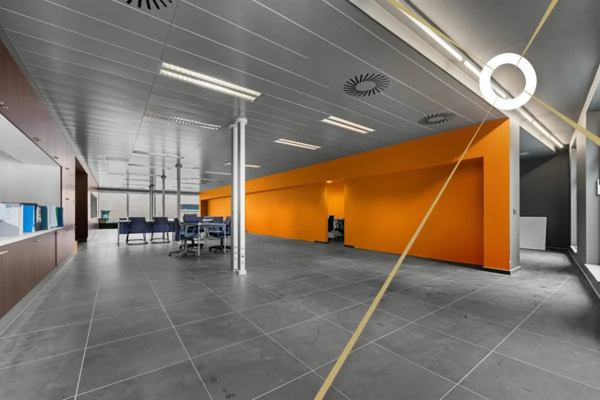 Handelszaak te  huur in Ieper 8900 1950.00€  slaapkamers m² - Zoekertje 500745