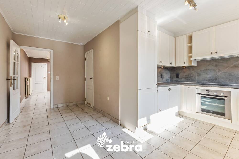 Huis te koop in Roeselare 8800 210000.00€ 2 slaapkamers 135.00m² - Zoekertje 500895