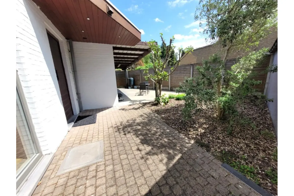 Handelszaak te  koop in Assebroek 8310 395000.00€ 3 slaapkamers 332.00m² - Zoekertje 500927